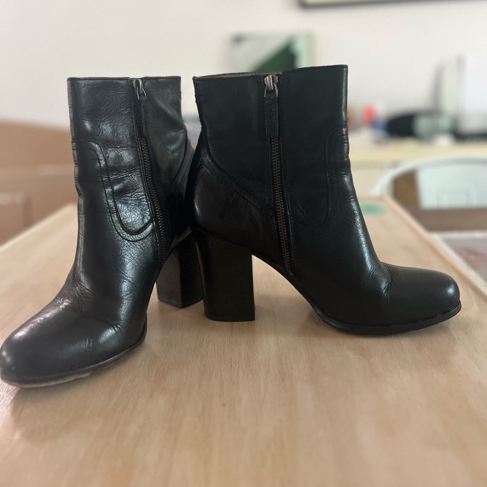Frye Black Leather Ankle Boots size 10